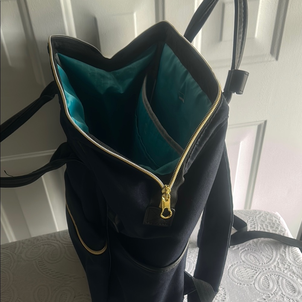 Stylish Black Backpack - Picture 3 of 7